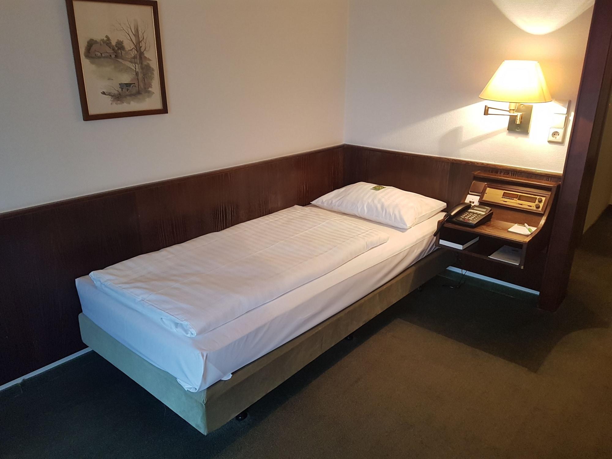 Parkhotel Frankfurt-Roedermark โรดเกา ภายนอก รูปภาพ