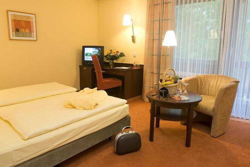 Parkhotel Frankfurt-Roedermark โรดเกา ภายนอก รูปภาพ