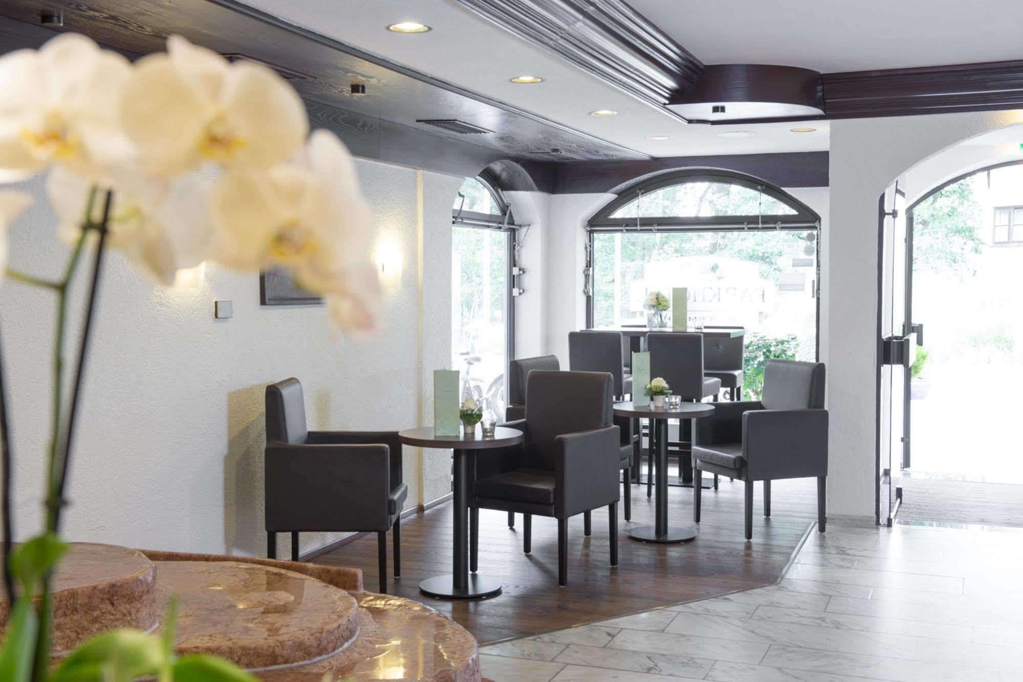 Parkhotel Frankfurt-Roedermark โรดเกา ภายนอก รูปภาพ