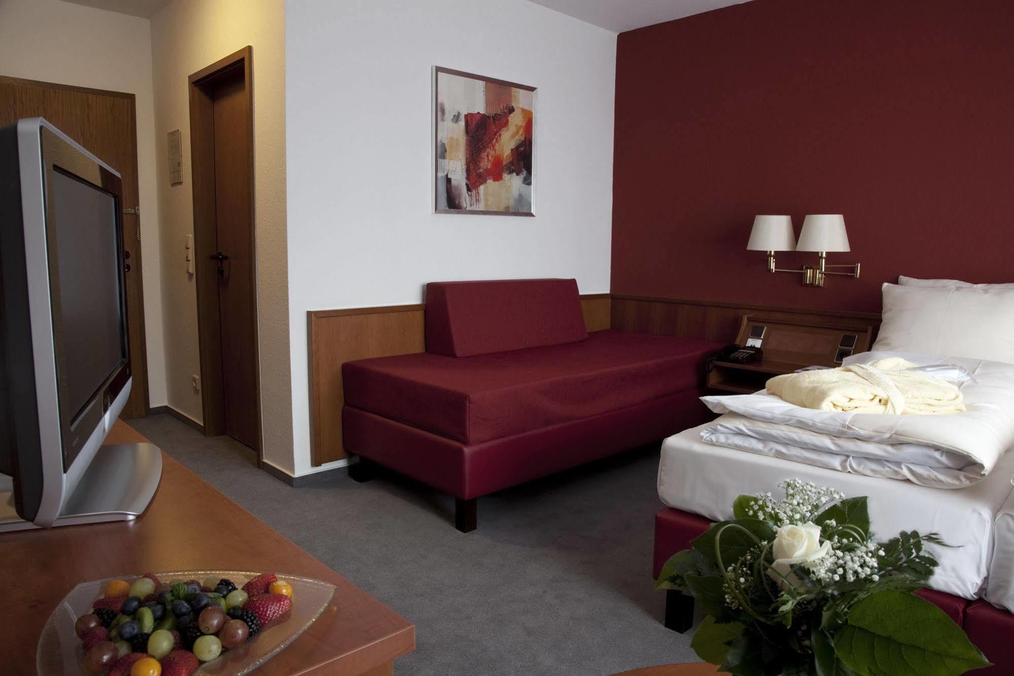 Parkhotel Frankfurt-Roedermark โรดเกา ภายนอก รูปภาพ